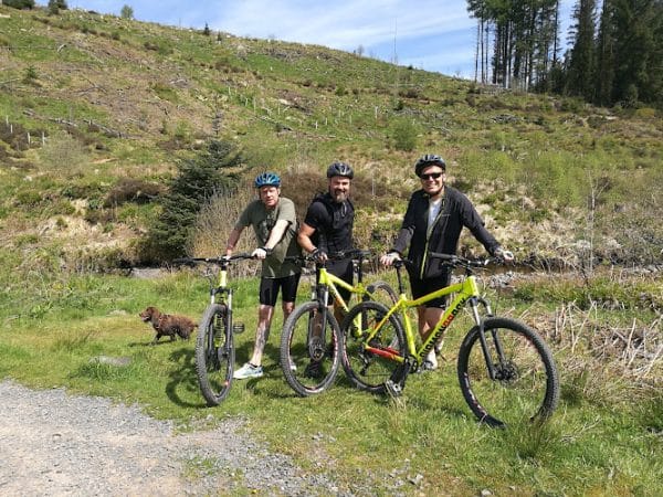 Negocio Ae Bike Shop & Cafe