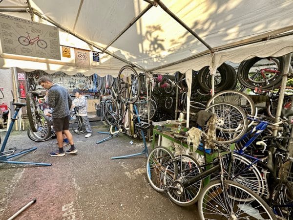 Negocio Brighton Bike Hub Cic
