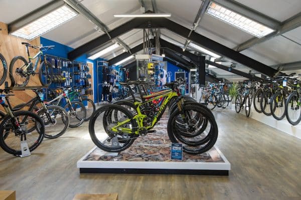 Negocio Giant Store Rutland