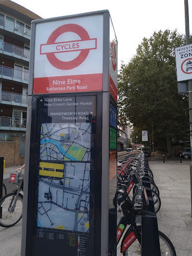 Negocio Santander Cycles: Battersea Park Road, Nine Elms
